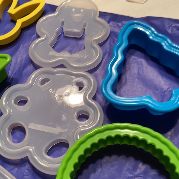 Cookie Cutters NEW Total of 12 - Picture 7 of 9